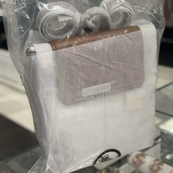 Michael Kors Hayes Medium Backpack - Picture 5 of 8